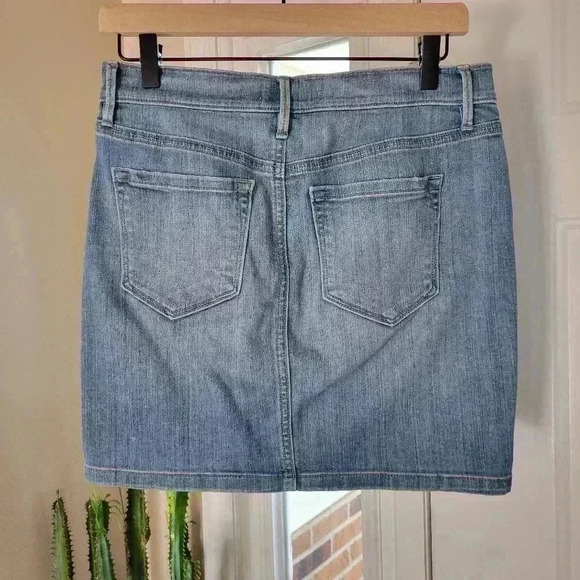 Ann Taylor Loft Jean Lightwash Mini Skirt, Size 26in/2 - Picture 4 of 7